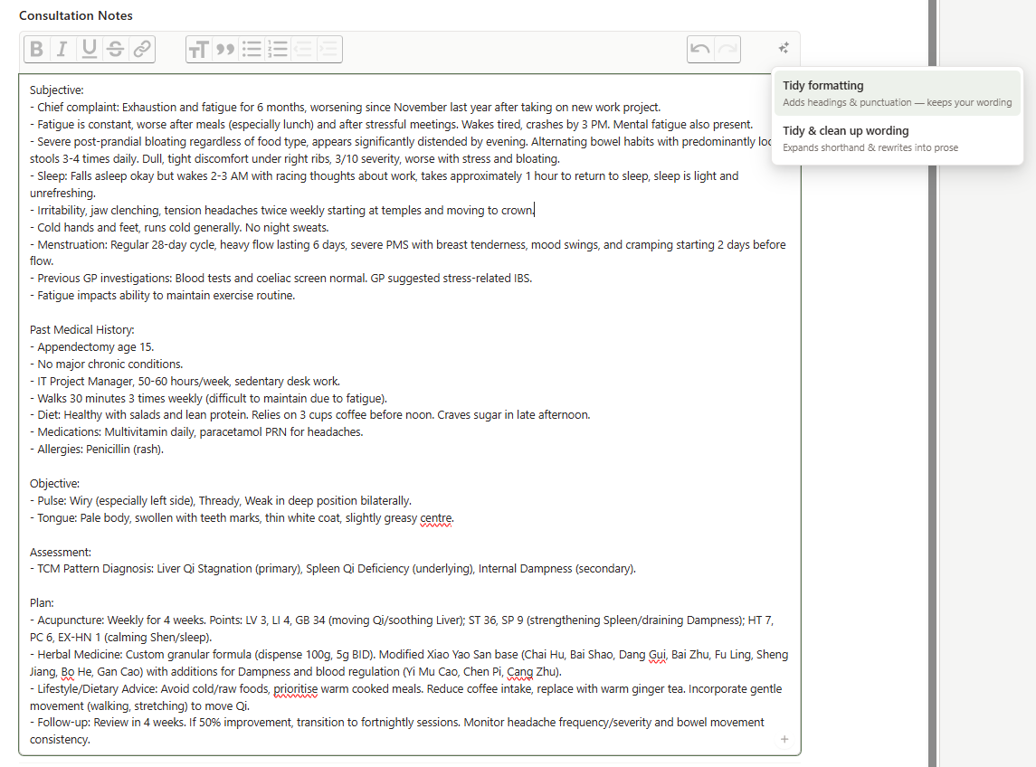 A Heidi note pasted into the Daobook consultation note body, with the AI formatting menu open showing the Tidy formatting and Tidy and clean up wording options